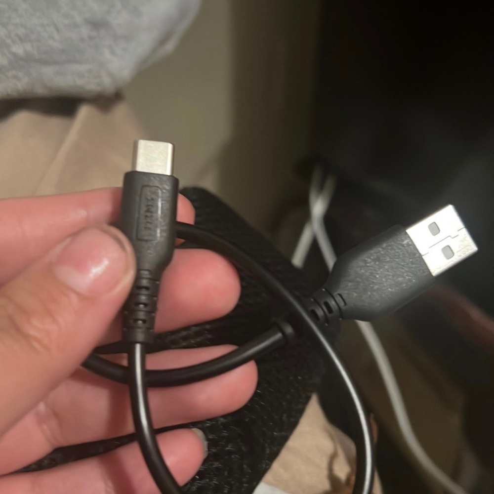 Portable charger - Picture 3 of 3